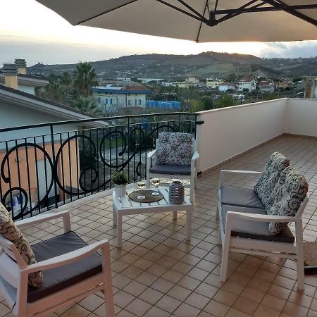 마르틴시쿠로 Seafront And Mountain View Penthouse 아파트 외부 사진